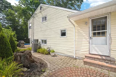12 Larry Road, Selden, NY 11784 - Photo 40