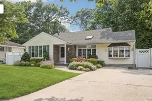 12 Larry Rd, Selden, NY 11784 - Photo 4