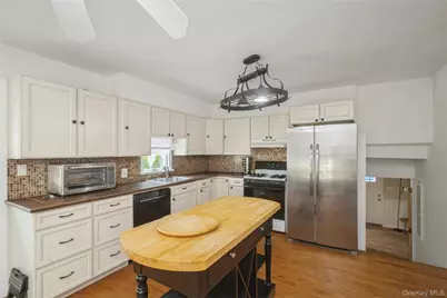 12 Larry Road, Selden, NY 11784 - Photo 18