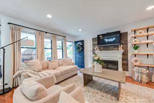 22 Dollard Dr, North Babylon, NY 11703 - Photo 4