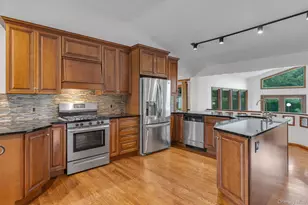517 Ocean Ave, Oakdale, NY 11769 - Photo 4