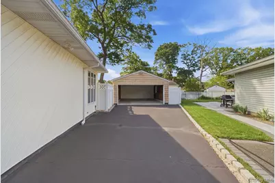 432 Wildwood Road, Ronkonkoma, NY 11779 - Photo 6