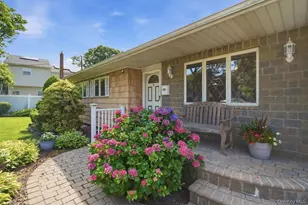 432 Wildwood Rd, Ronkonkoma, NY 11779 - Photo 2