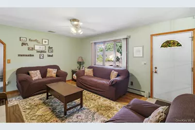 432 Wildwood Road, Ronkonkoma, NY 11779 - Photo 8
