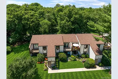 35 Richmond Boulevard #4B, Ronkonkoma, NY 11779 - Photo 1