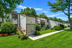 35 Richmond Blvd, Ronkonkoma, NY 11779 - Photo 2