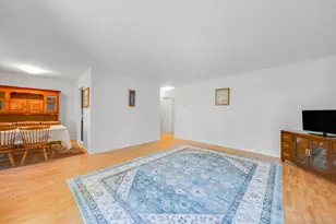 35 Richmond Blvd, Ronkonkoma, NY 11779 - Photo 6