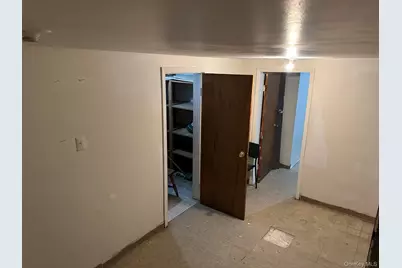 2621 30th Street #Lower Level A, Astoria, NY 11102 - Photo 6