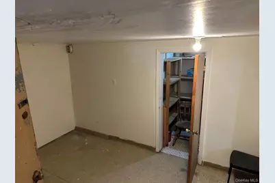 2621 30th Street #Lower Level A, Astoria, NY 11102 - Photo 2