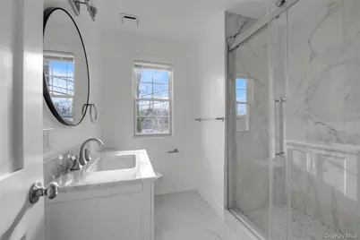 1 Manhasset Avenue #B, Port Washington, NY 11050 - Photo 18