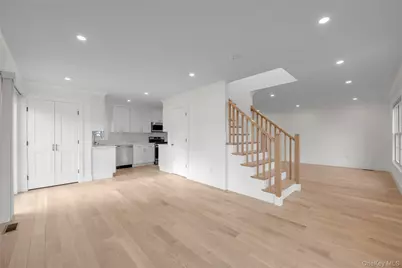 1 Manhasset Avenue #B, Port Washington, NY 11050 - Photo 16