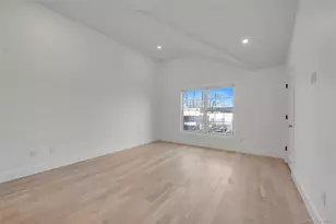 1 Manhasset Ave, Port Washington, NY 11050 - Photo 20