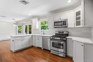 15 Victoria Ct, Oakdale, NY 11769 - Photo 6