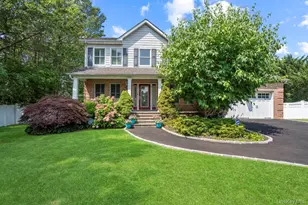 15 Victoria Ct, Oakdale, NY 11769 - Photo 2