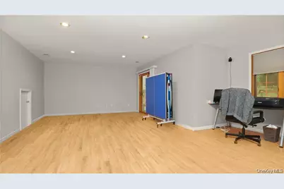 4 Pinewood Circle, White Plains, NY 10603 - Photo 20