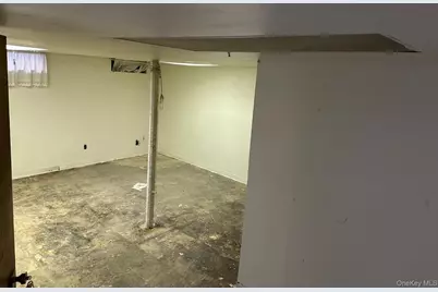 2621 30th Street #Lower Level B, Astoria, NY 11102 - Photo 2
