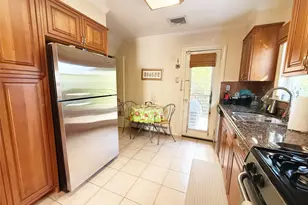 266 E Chester St, Valley Stream, NY 11580 - Photo 8