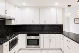 886 Woodmere Dr, Valley Stream, NY 11581 - Photo 10