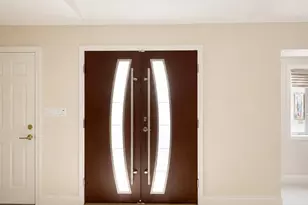 886 Woodmere Dr, Valley Stream, NY 11581 - Photo 2
