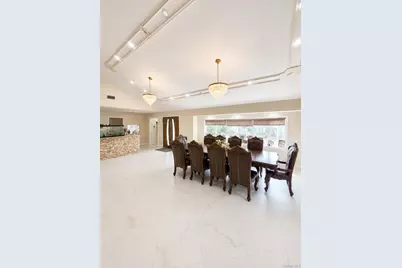 886 Woodmere Drive, Valley Stream, NY 11581 - Photo 4