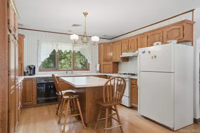 806 Peenpack Trail, Sparrow Bush, NY 12780 - Photo 8