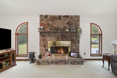 806 Peenpack Trail, Sparrow Bush, NY 12780 - Photo 6
