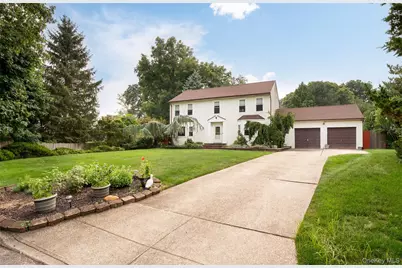 15 Fairfields Court, Huntington Station, NY 11746 - Photo 18