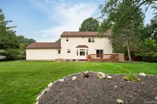15 Fairfields Ct, Huntington Station, NY 11746 - Photo 30