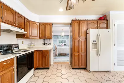 15 Fairfields Court, Huntington Station, NY 11746 - Photo 8