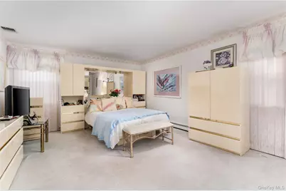 15 Fairfields Court, Huntington Station, NY 11746 - Photo 10