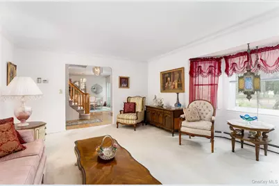 15 Fairfields Court, Huntington Station, NY 11746 - Photo 6