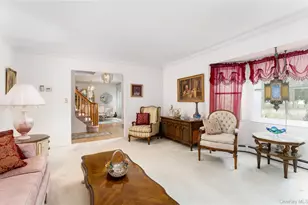 15 Fairfields Ct, Huntington Station, NY 11746 - Photo 6