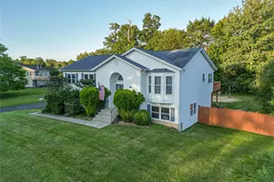 3 Aron Ct, Spring Valley, NY 10977 - Photo 2