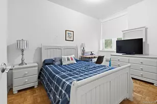 55 Knolls Crescent, Bronx, NY 10463 - Photo 12
