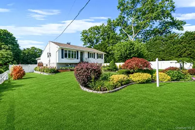 22 Milburn Road, Centereach, NY 11720 - Photo 2
