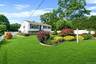 22 Milburn Rd, Centereach, NY 11720 - Photo 2
