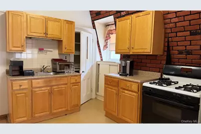 115 Glenwood Avenue, Yonkers, NY 10701 - Photo 10