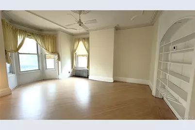 115 Glenwood Avenue, Yonkers, NY 10701 - Photo 2