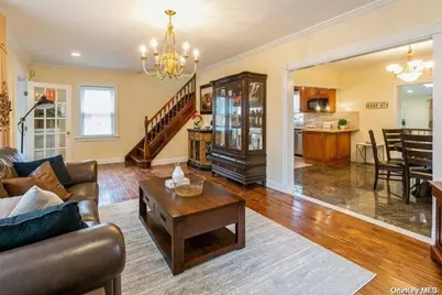 44 Jayson Avenue, Great Neck, NY 11021 - Photo 4