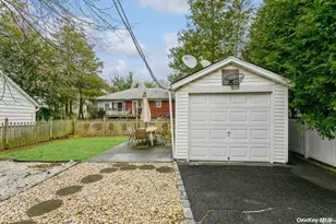 44 Jayson Ave, Great Neck, NY 11021 - Photo 18