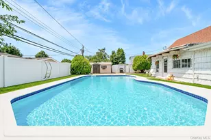 46 Elves Ln, Levittown, NY 11756 - Photo 10