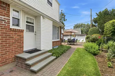70 Birchwood Drive, New Hyde Park, NY 11040 - Photo 28