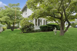 49 Clinton Ave, Huntington, NY 11743 - Photo 2