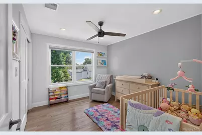 292 N Alleghany Avenue, Lindenhurst, NY 11757 - Photo 22
