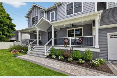 292 N Alleghany Avenue, Lindenhurst, NY 11757 - Photo 2