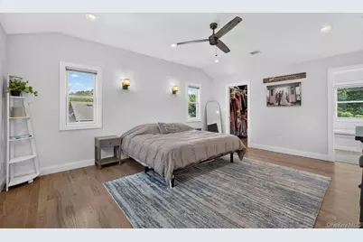 292 N Alleghany Avenue, Lindenhurst, NY 11757 - Photo 14