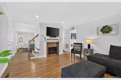 292 N Alleghany Avenue, Lindenhurst, NY 11757 - Photo 6