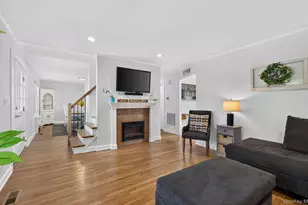 292 N Alleghany Ave, Lindenhurst, NY 11757 - Photo 6