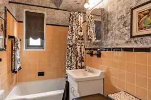 17-01 Utopia Pkwy, Whitestone, NY 11357 - Photo 10