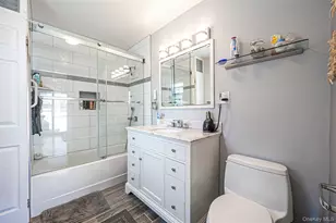 211 St Marks Pl, East Meadow, NY 11554 - Photo 28